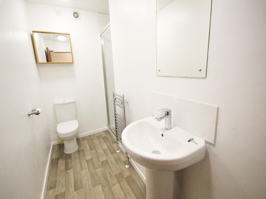 2 bedroom mid terrace house To Let in Barnoldswick - IMG_5578.jpg